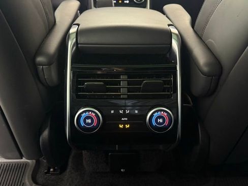 Certified 2023 Land Rover Range Rover SE image 19