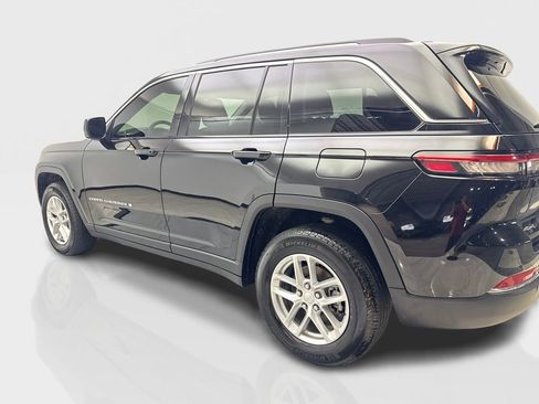 Used 2024 Jeep Grand Cherokee Laredo X w/ Trailer Tow Package AWD/4WD image 14
