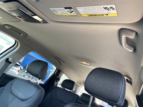 Used 2023 Hyundai Santa Fe SEL image 28