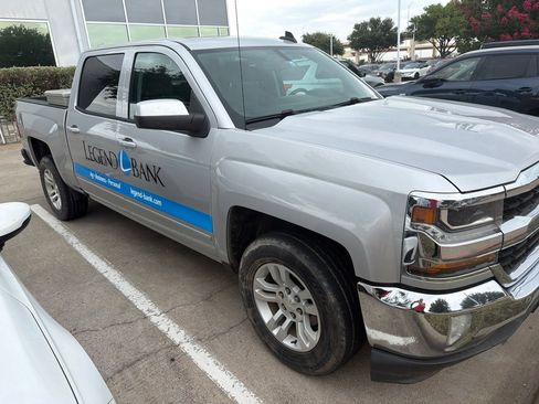 Used 2018 Chevrolet Silverado 1500 LT w/ Texas Edition RWD image 2