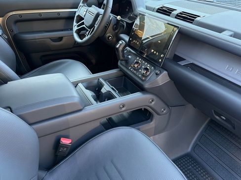New 2026 Land Rover Defender 110 OCTA AWD/4WD image 22