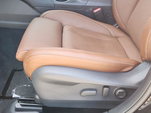 Used 2025 Subaru Outback Touring XT image 31