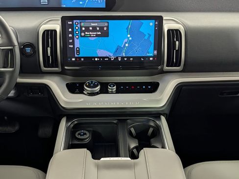Used 2026 Ford Expedition Active RWD image 15