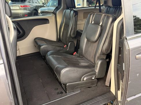 Used 2017 Dodge Grand Caravan SXT FWD image 21
