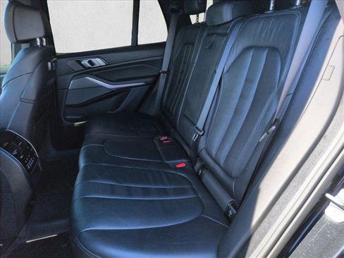 Used 2019 BMW X5 xDrive40i w/ M Sport Package image 16