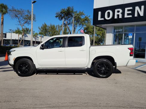 Used 2023 Nissan Frontier SV w/ Midnight Edition Package image 8