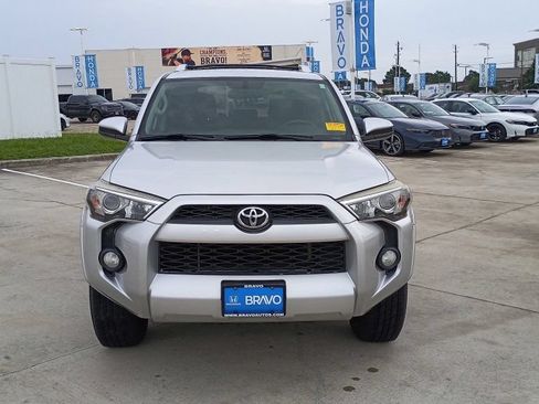 Used 2015 Toyota 4Runner SR5 RWD image 3
