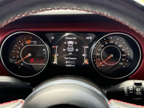 Used 2023 Jeep Wrangler Unlimited Rubicon w/ LED Lighting Group AWD/4WD image 27