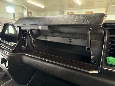 Used 2024 Chevrolet Silverado 2500 LT AWD/4WD image 49