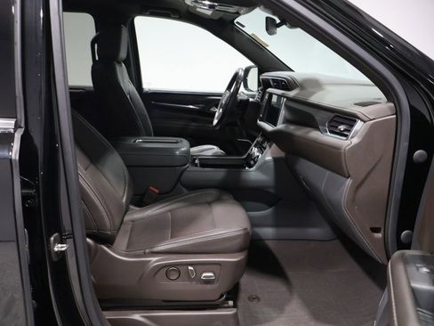 Used 2022 GMC Yukon XL Denali image 24