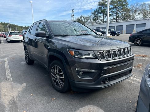 Used 2017 Jeep Compass Latitude w/ Popular Equipment Group image 2