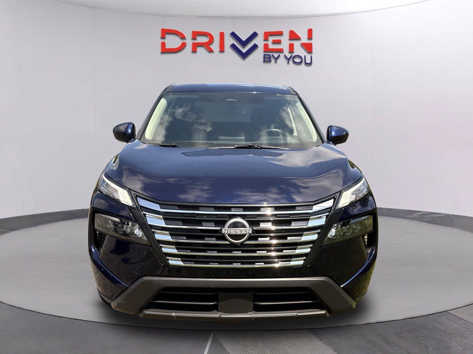 Used 2025 Nissan Rogue SV AWD/4WD image 5