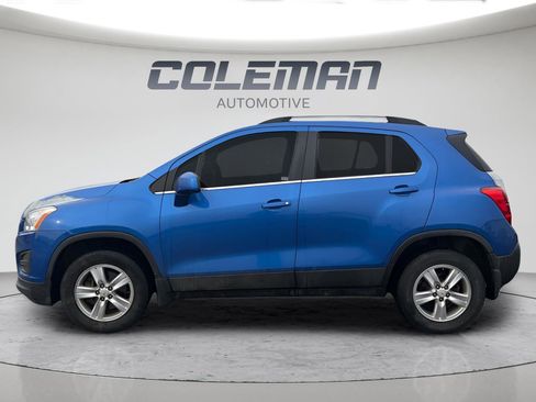 Used 2016 Chevrolet Trax LT w/ LT Sun and Sound Package image 2