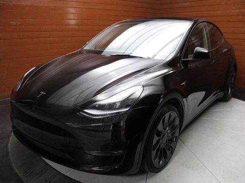 Used 2024 Tesla Model Y Performance image 20