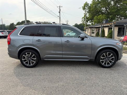 Used 2018 Volvo XC90 T6 Momentum w/ Convenience Package AWD/4WD image 6