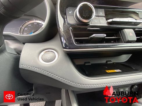 Certified 2024 Toyota Highlander XLE AWD/4WD image 48