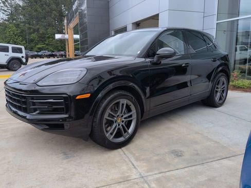 Used 2024 Porsche Cayenne AWD/4WD image 8