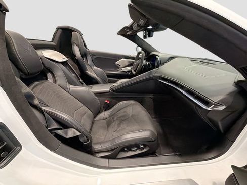 Used 2023 Chevrolet Corvette Stingray Premium Conv w/ Z51 Performance Package RWD image 22