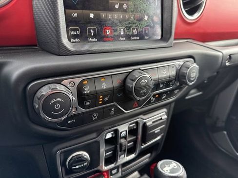 Used 2019 Jeep Wrangler Unlimited Rubicon image 37