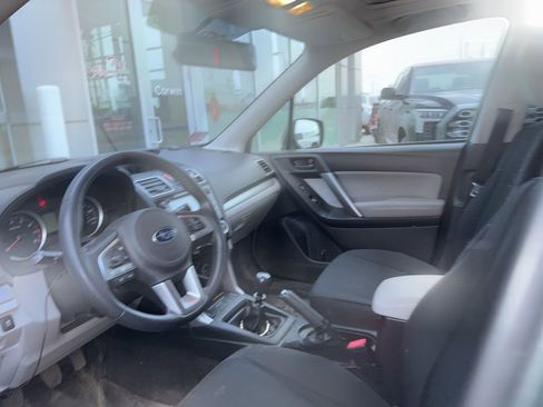 Used 2017 Subaru Forester 2.5i Premium image 11
