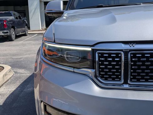 Used 2022 Jeep Grand Wagoneer Series III w/ Rear Seat Video Group 1 AWD/4WD image 10