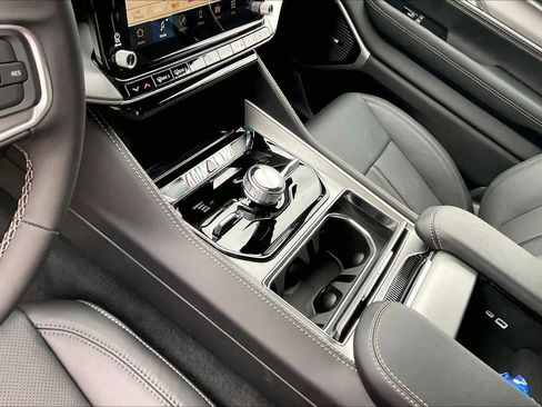 New 2026 Jeep Grand Wagoneer L Limited AWD/4WD image 7