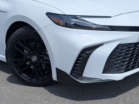 Used 2025 Toyota Camry SE FWD image 10