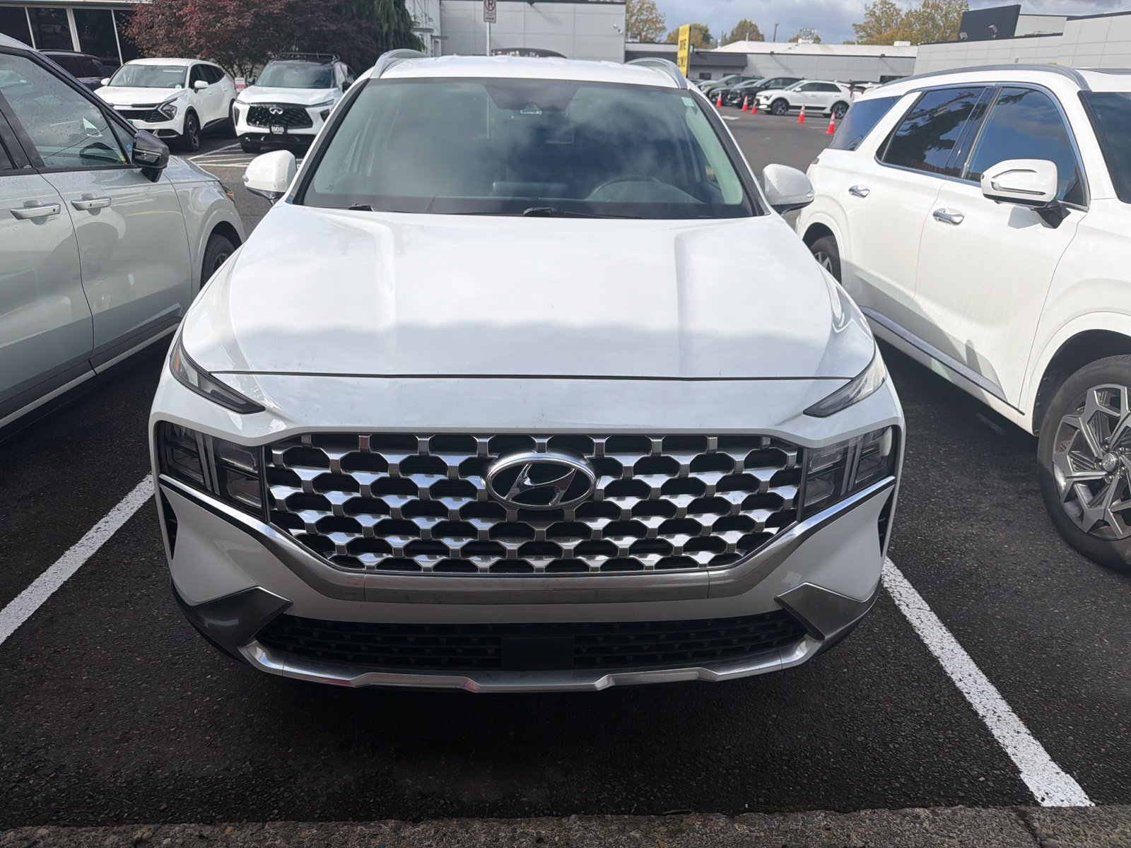 Used 2022 Hyundai Santa Fe SEL w/ Convenience Package FWD image 2