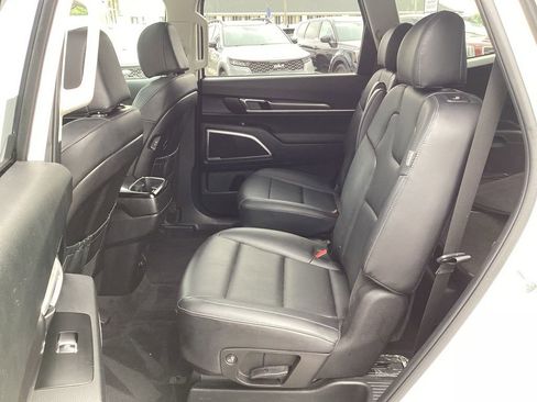 Certified 2024 Kia Telluride S w/ S Sunroof Package AWD/4WD image 17