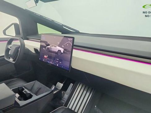 Used 2024 Tesla Cybertruck AWD Crew Cab image 19