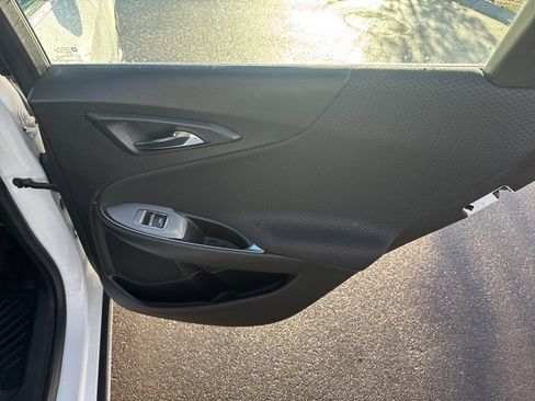 Used 2018 Chevrolet Malibu LT image 13