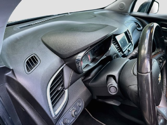 Used 2019 Chevrolet Trax Premier w/ Midnight Edition AWD/4WD image 9