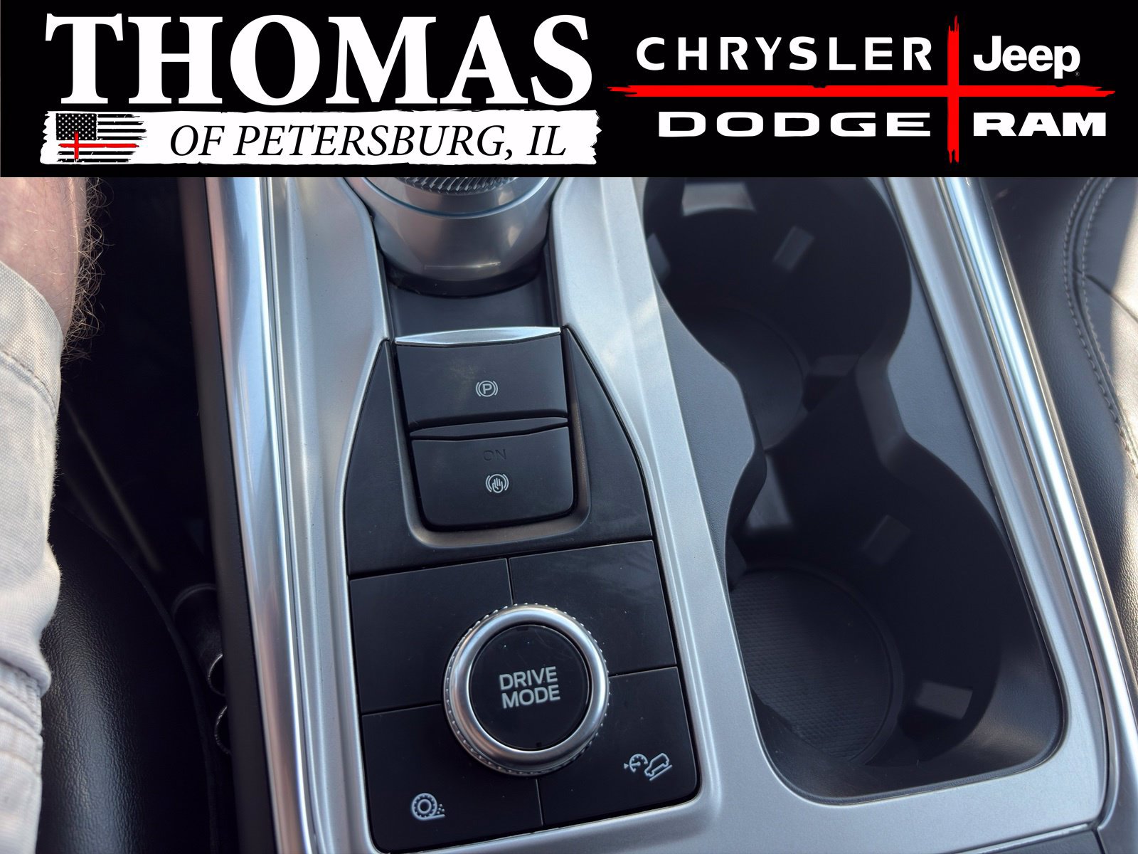 Used 2022 Ford Explorer XLT w/ Equipment Group 202A AWD/4WD image 24