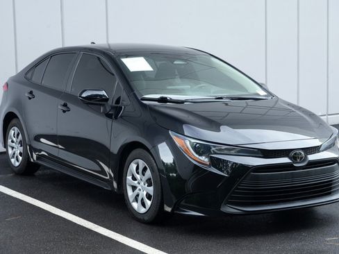 Used 2023 Toyota Corolla LE FWD image 48