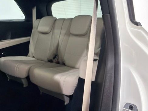 Used 2023 Mercedes-Benz GLS 450 4MATIC image 17