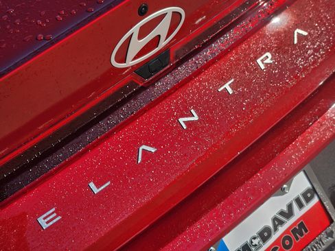 Used 2024 Hyundai Elantra SEL image 12