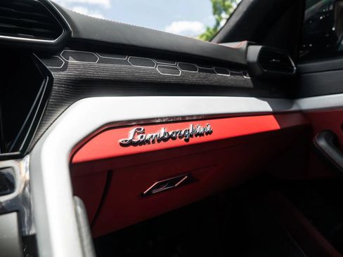 Used 2020 Lamborghini Urus AWD/4WD image 27