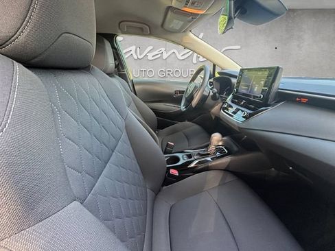 Used 2022 Toyota Corolla LE FWD image 30