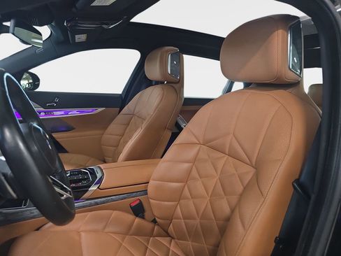 Used 2023 BMW 740i image 17