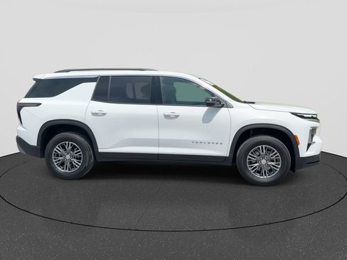 Used 2026 Chevrolet Traverse LT AWD/4WD image 9