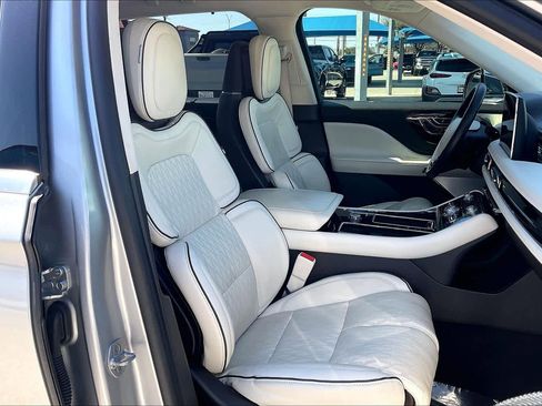 Used 2021 Lincoln Aviator Black Label w/ Dynamic Handling Package image 7