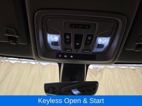 Used 2022 GMC Sierra 1500 Denali w/ Denali Reserve Package AWD/4WD image 27
