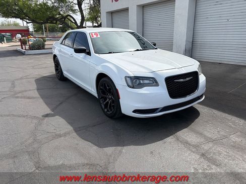 Used 2019 Chrysler 300 Touring w/ Sport Appearance Package RWD image 2