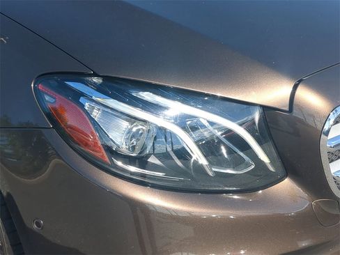 Used 2018 Mercedes-Benz E 300 image 9