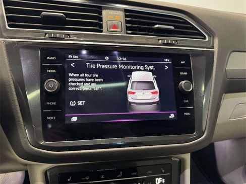 Used 2023 Volkswagen Tiguan SE R-Line image 24