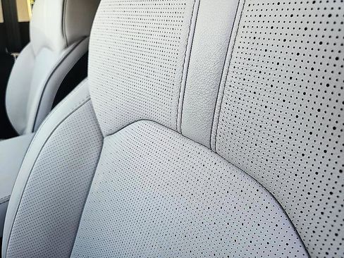 Used 2025 Honda Pilot Elite image 19