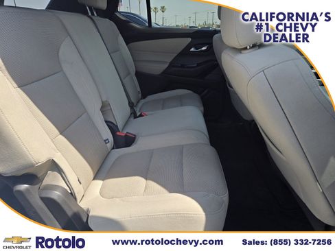Used 2022 Chevrolet Traverse LS image 13