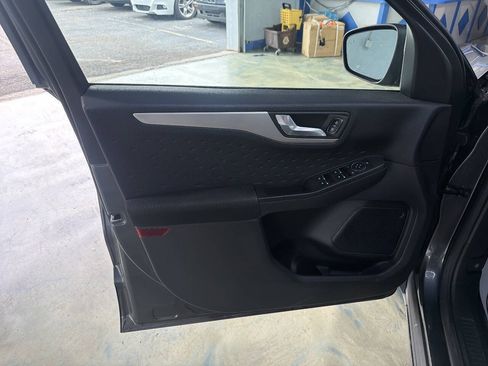 Used 2020 Ford Escape SE AWD/4WD image 16