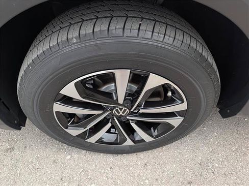 Used 2023 Volkswagen Tiguan S w/ Driver Assistance Package FWD image 9