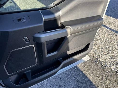 Used 2017 Ford F150 Raptor w/ Equipment Group 802A Luxury image 9